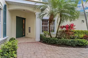 28677 San Lucas Ln, Bonita Springs, FL 34135 - Photo 2