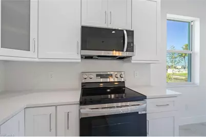 1107 SE 38th St, Cape Coral, FL 33904 - Photo 30