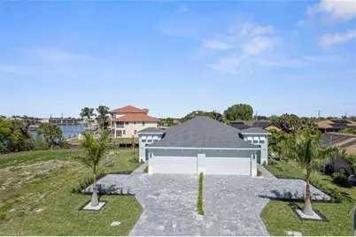 1107 SE 38th St, Cape Coral, FL 33904 - Photo 2