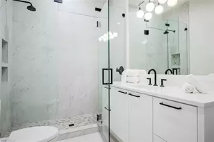 201 8th St S, Naples, FL 34102 - Photo 22