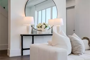 201 8th St S, Naples, FL 34102 - Photo 8