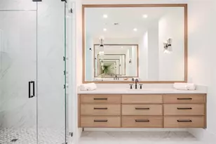 201 8th St S, Naples, FL 34102 - Photo 42