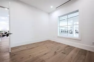 201 8th St S, Naples, FL 34102 - Photo 18