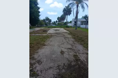 46 Derhenson Dr, Naples, FL 34114 - Photo 2