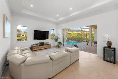 379 Cypress Way W, Naples, FL 34110 - Photo 20