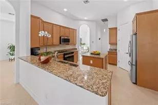 379 Cypress Way W, Naples, FL 34110 - Photo 16