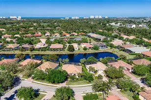 379 Cypress Way W, Naples, FL 34110 - Photo 6