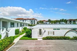 1405 Curlew Ave, Naples, FL 34102 - Photo 1