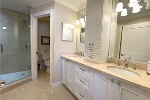 9101 Vanderbilt Dr, Naples, FL 34108 - Photo 12