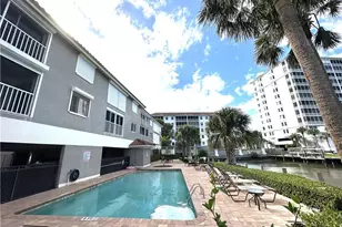 9101 Vanderbilt Dr, Naples, FL 34108 - Photo 26