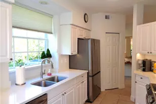 515 Laguna Royale Blvd, Naples, FL 34119 - Photo 10