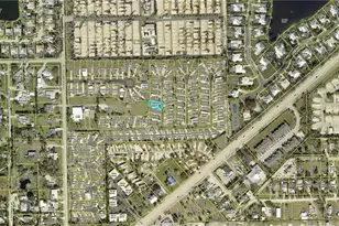 12 Cottonwood Dr, Fort Myers, FL 33908 - Photo 2