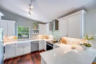 2800 Lakeview Dr, Naples, FL 34112 - Photo 10