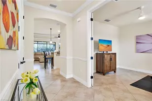 2930 Aviamar Cir, Naples, FL 34114 - Photo 4