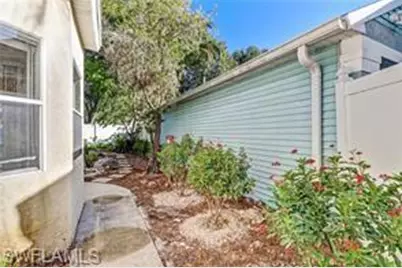 1093 Silverstrand Dr, Naples, FL 34110 - Photo 10