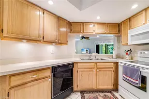 9648 Windsor Gardens Ln, Fort Myers, FL 33919 - Photo 10