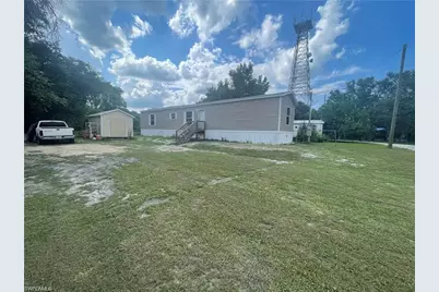 413 Citrus Ave, Palmdale, FL 33944 - Photo 2