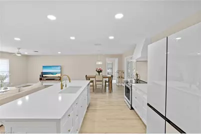 3221 68th St SW, Naples, FL 34105 - Photo 8