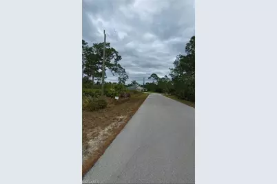 372 Nutmeg St, Lehigh Acres, FL 33972 - Photo 1