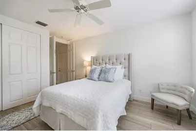 233 Colonade Cir #2205, Naples, FL 34103 - Photo 22