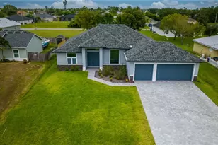 459 NE 2nd Pl, Cape Coral, FL 33909 - Photo 2