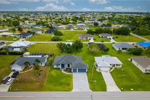 459 NE 2nd Pl, Cape Coral, FL 33909 - Photo 4