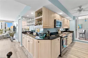 4001 Gulf Shore Blvd N, Naples, FL 34103 - Photo 16