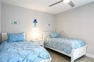 583 Beachwalk Cir, Naples, FL 34108 - Photo 18