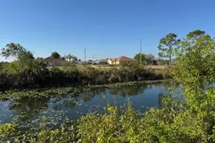 522 NE 15th Terrace, Cape Coral, FL 33909 - Photo 6