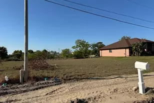 522 NE 15th Terrace, Cape Coral, FL 33909 - Photo 2