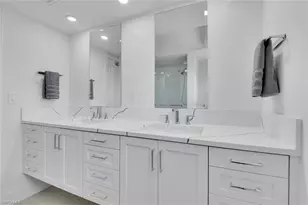 367 Mooring Line Dr, Naples, FL 34102 - Photo 20