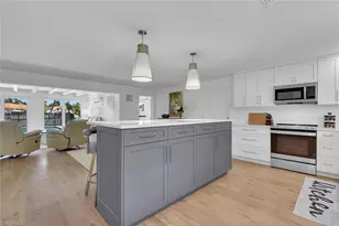 367 Mooring Line Dr, Naples, FL 34102 - Photo 8