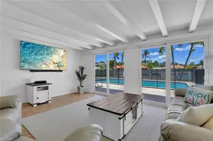 367 Mooring Line Dr, Naples, FL 34102 - Photo 6