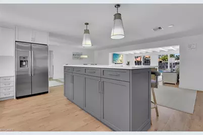 367 Mooring Line Dr, Naples, FL 34102 - Photo 10