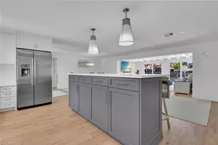 367 Mooring Line Dr, Naples, FL 34102 - Photo 10