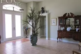 161 SE 17th St, Cape Coral, FL 33990 - Photo 4