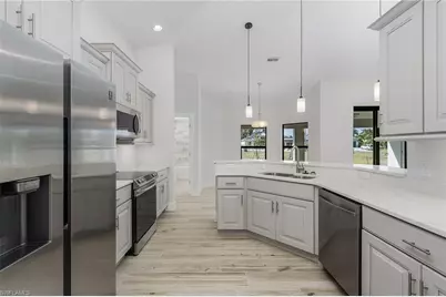 346 SW 28th Pl, Cape Coral, FL 33991 - Photo 6