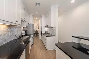 555 5th Ave S, Naples, FL 34102 - Photo 10