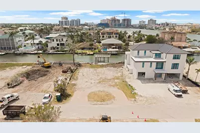 270 Trade Winds Ave, Naples, FL 34108 - Photo 1