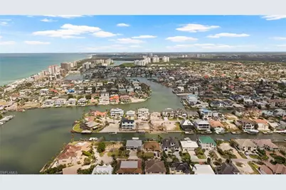 270 Trade Winds Ave, Naples, FL 34108 - Photo 8