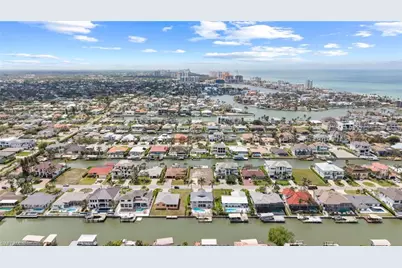 376 Heron Ave, Naples, FL 34108 - Photo 6