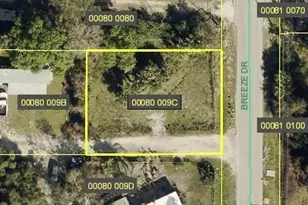 7598 Breeze Dr, North Fort Myers, FL 33917 - Photo 2