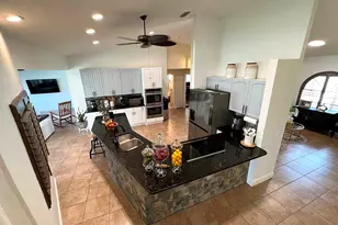 940 SE 20th Ct, Cape Coral, FL 33990 - Photo 4