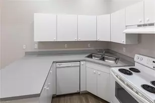 2130 NE 8th Pl, Cape Coral, FL 33909 - Photo 10