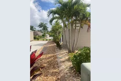 10309 Fire Flag Trl, Fort Myers, FL 33905 - Photo 4