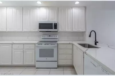 28697 Alessandria Cir, Bonita Springs, FL 34135 - Photo 12