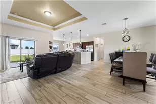 2717 Shelby Pkwy, Cape Coral, FL 33904 - Photo 10