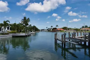 2201 Beacon Ln, Naples, FL 34103 - Photo 34