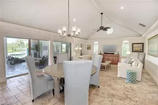 2201 Beacon Ln, Naples, FL 34103 - Photo 4