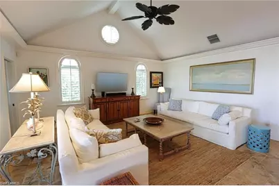 2201 Beacon Ln, Naples, FL 34103 - Photo 12